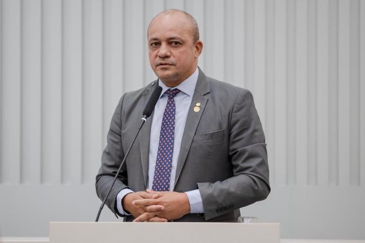 Deputado R. Nelson repudia “jogo sujo” de adversários contra Dr. Furlan