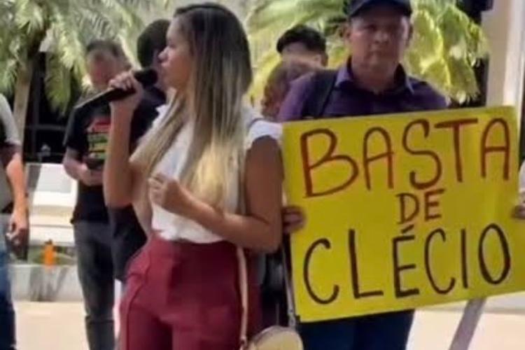 Rejeitado pelos professores, Clécio aprova na ALAP reajuste de 5,4% e tensiona relação com servidores