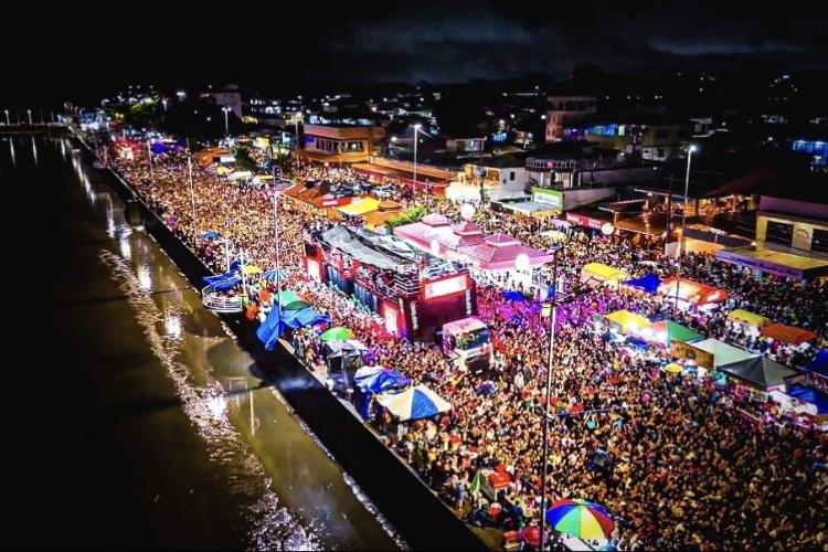 Orla Folia arrasta 250 mil pessoas e movimenta a economia em Macapá
