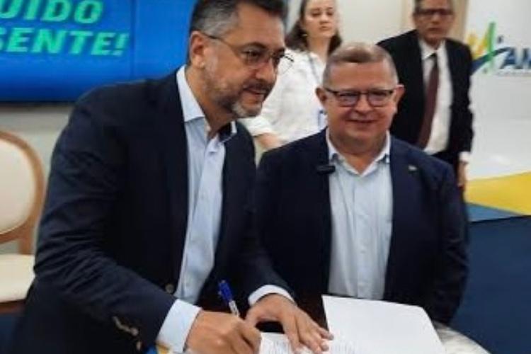 Mesmo após escândalo dos R$ 400 milhões da AMPREV com o Master, Clécio silencia e mantém Jocildo Lemos no cargo