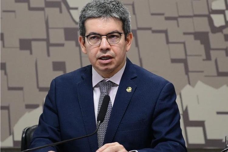 Randolfe tem 51% de rejeição e é um dos candidatos ao Senado mais rejeitados do Amapá