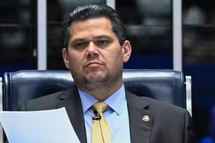 Davi Alcolumbre segura PEC da Escala 6x1 e prejudica mais de 29 mil trabalhadores no Amapá