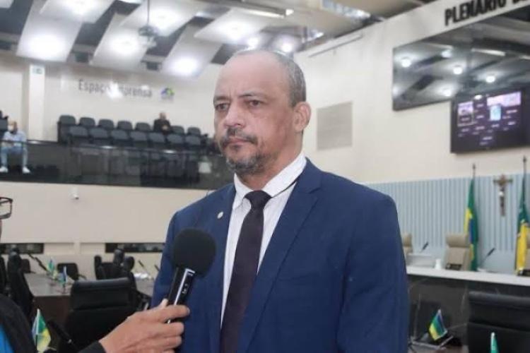 R. Nelson exige explicações do chefe da segurança de Clécio sobre perseguição a Dr. Furlan