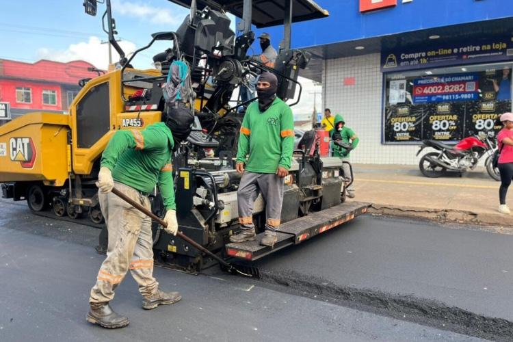 Com emenda do senador Lucas, prefeitura de Macapá realiza pavimentação de vias no bairro Pacoval