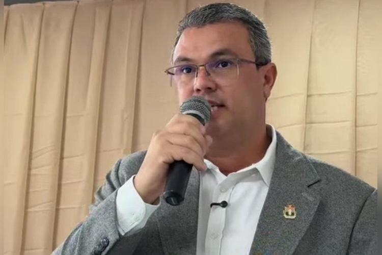 Mário Neto critica afastamento prolongado: “Não há denúncia do MP”