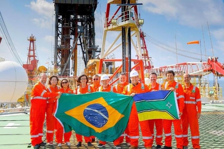 Clécio e Randolfe ficam de fora de visita de Lula a navio-sonda e escancara falta de prestígio político