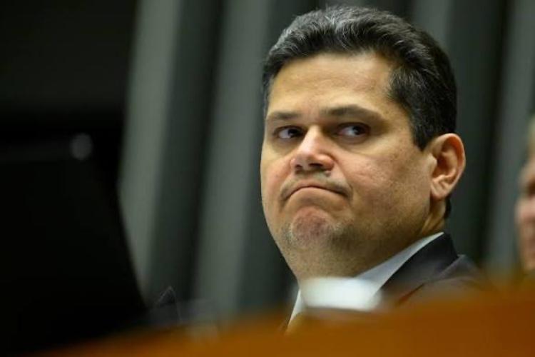Após revelações, Novo aciona STF para avançar pedido de afastamento de Alcolumbre
