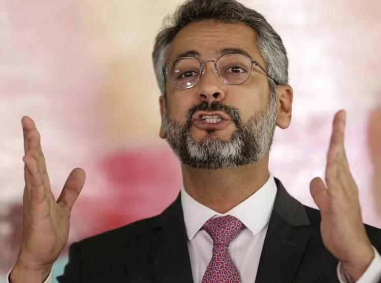 Pesquisa divulgada por aliados de Clécio vira piada nas redes sociais: “E mesmo assim o Furlan ainda tá na frente”