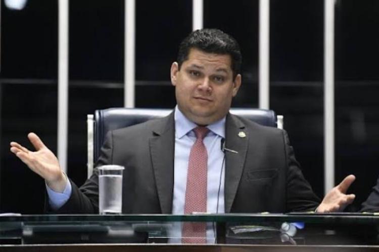 Mendonça alega ‘omissão deliberada’ de Davi Alcolumbre  e senador do Amapá tem 48h para ler requerimento da CPMI do INSS