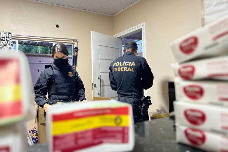 Polícia Federal cumpre mandados para apurar desvio de medicamentos 