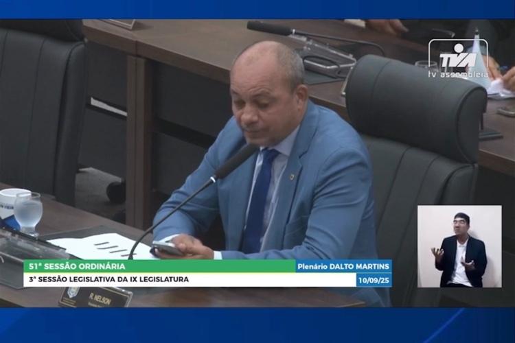 Deputado R. Nelson alertou governo Clécio sobre risco de aplicação no valor de R$ 400 milhões no Banco Master