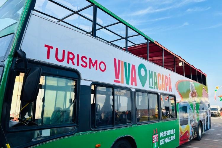 Dr. Furlan entrega ônibus turístico e anuncia atrações do Orla Folia 2026