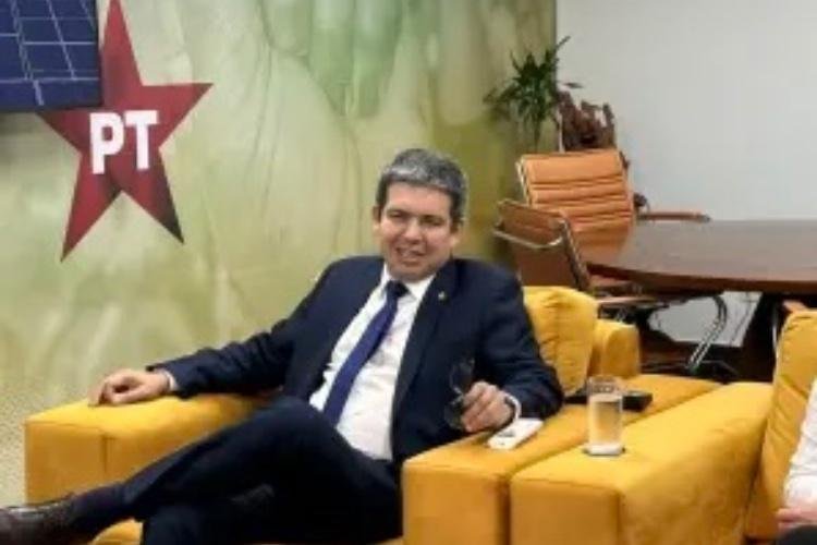 PT deposita mais de R$ 1,5 milhão para campanha de Randolfe Rodrigues no Amapá
