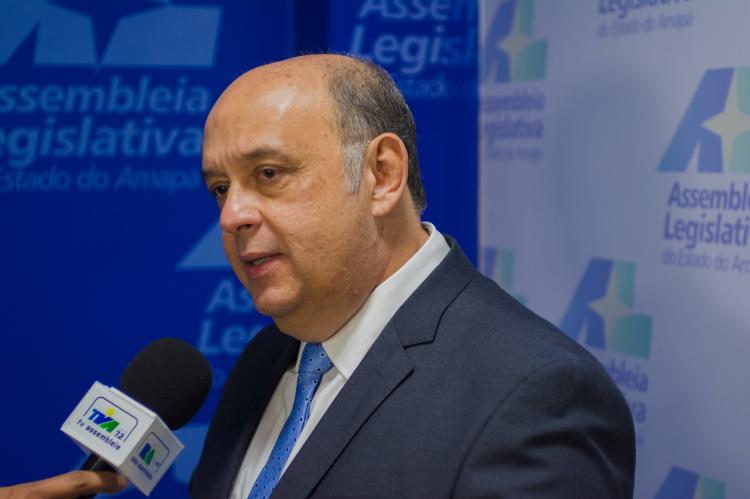 Recordista Kaká Barbosa toma posse para o sexto mandato